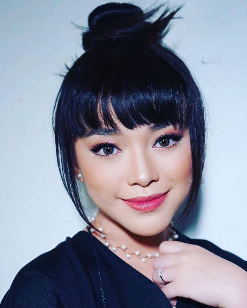 potret close up Anneth Delliecia (instagram.com/anneth.dlc/)