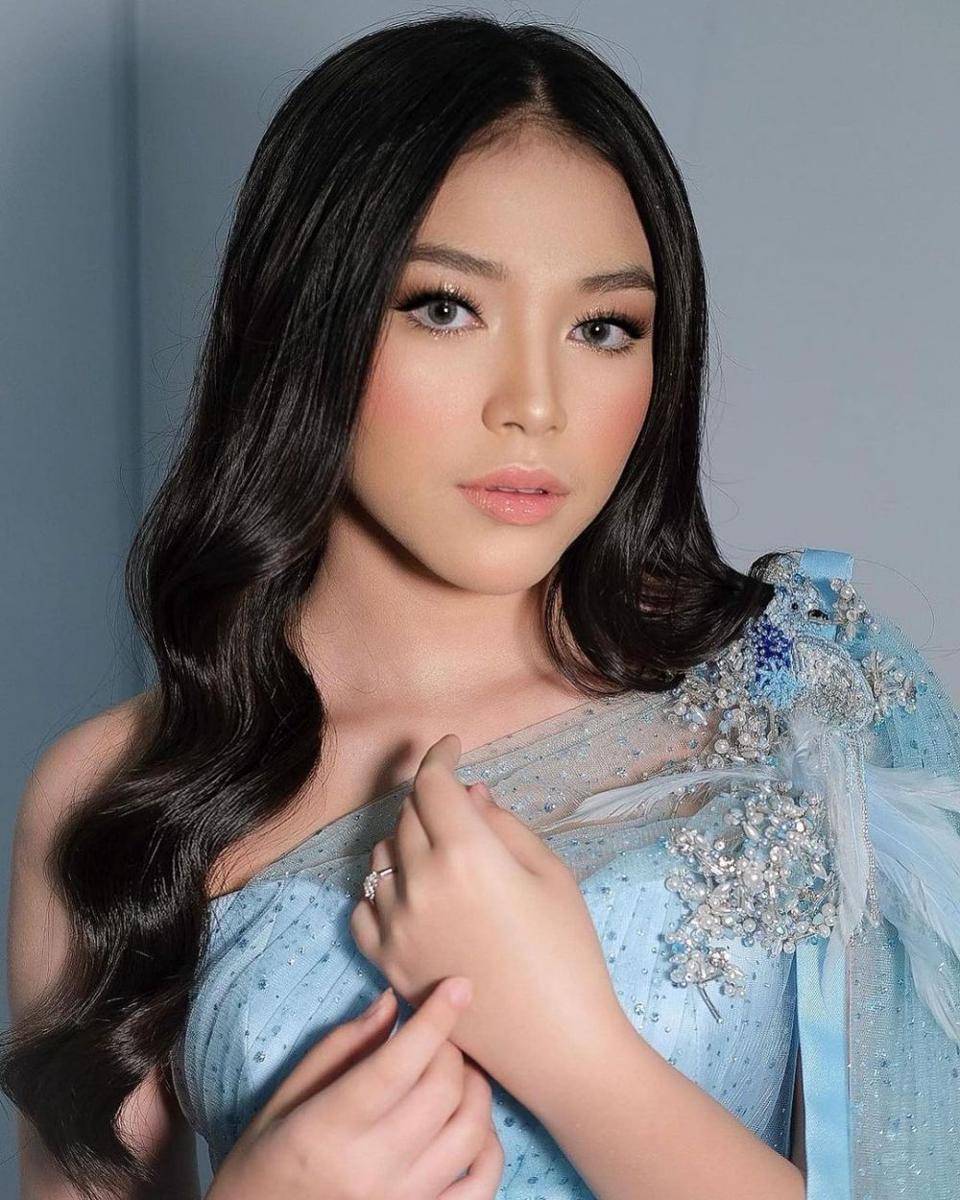 potret close up Anneth Delliecia (instagram.com/anneth.dlc/)