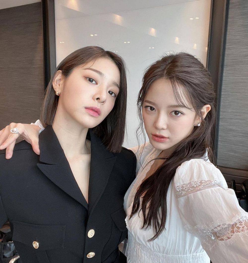 potret di balik layar drama A Business Proposal (instagram.com/_seorina)