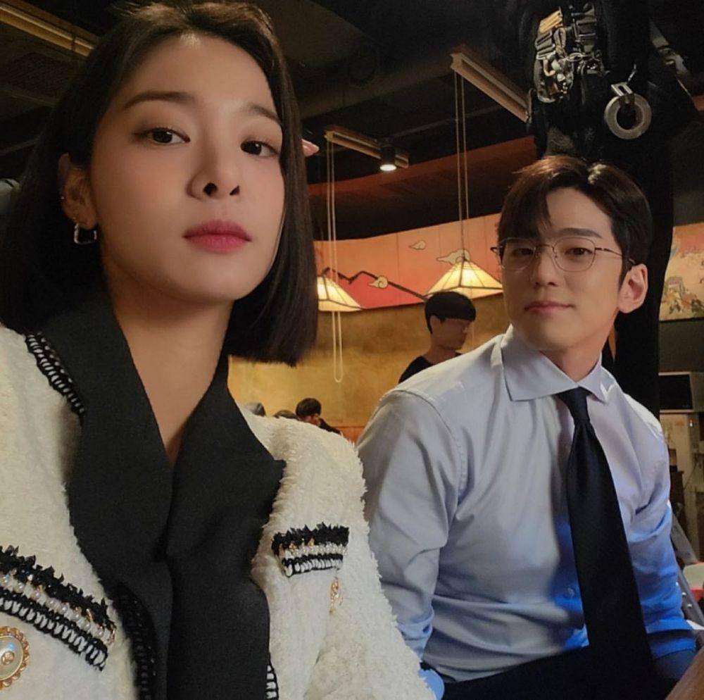 potret di balik layar drama A Business Proposal (instagram.com/_seorina)
