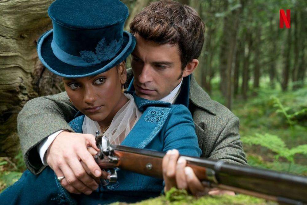 Jonathan Bailey dan Simone Ashley (Instagram.com/netflixkr/)