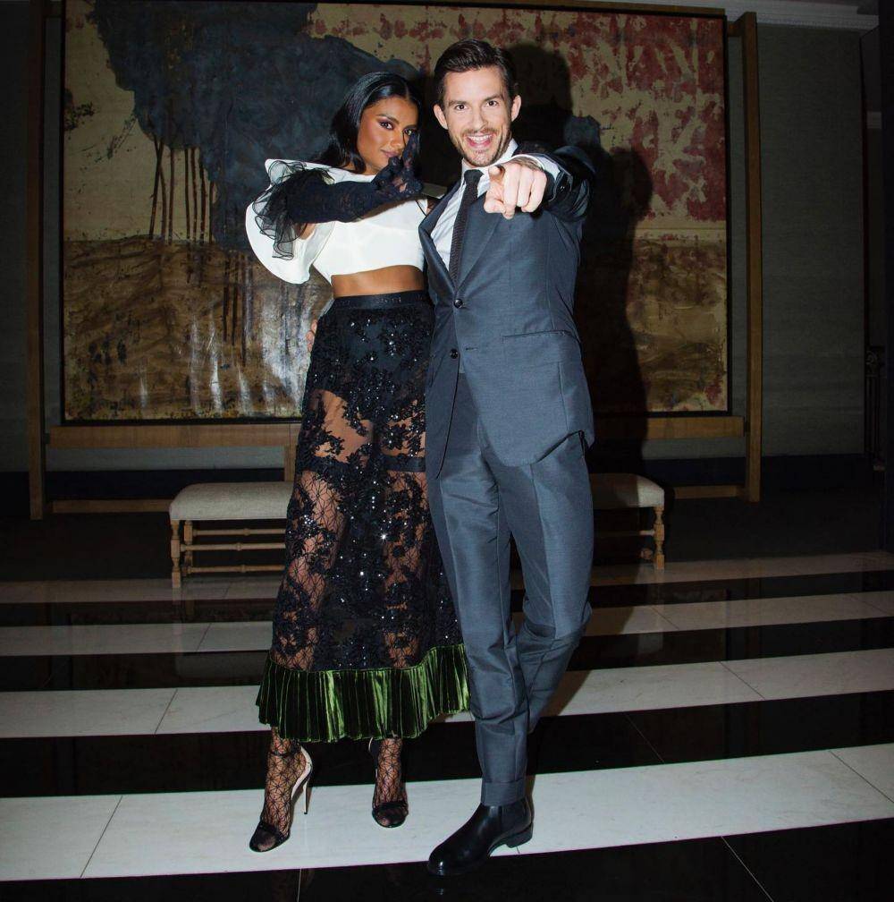 Simone Ashley dan Jonathan Bailey (Instagram.com/simoneasshley/)