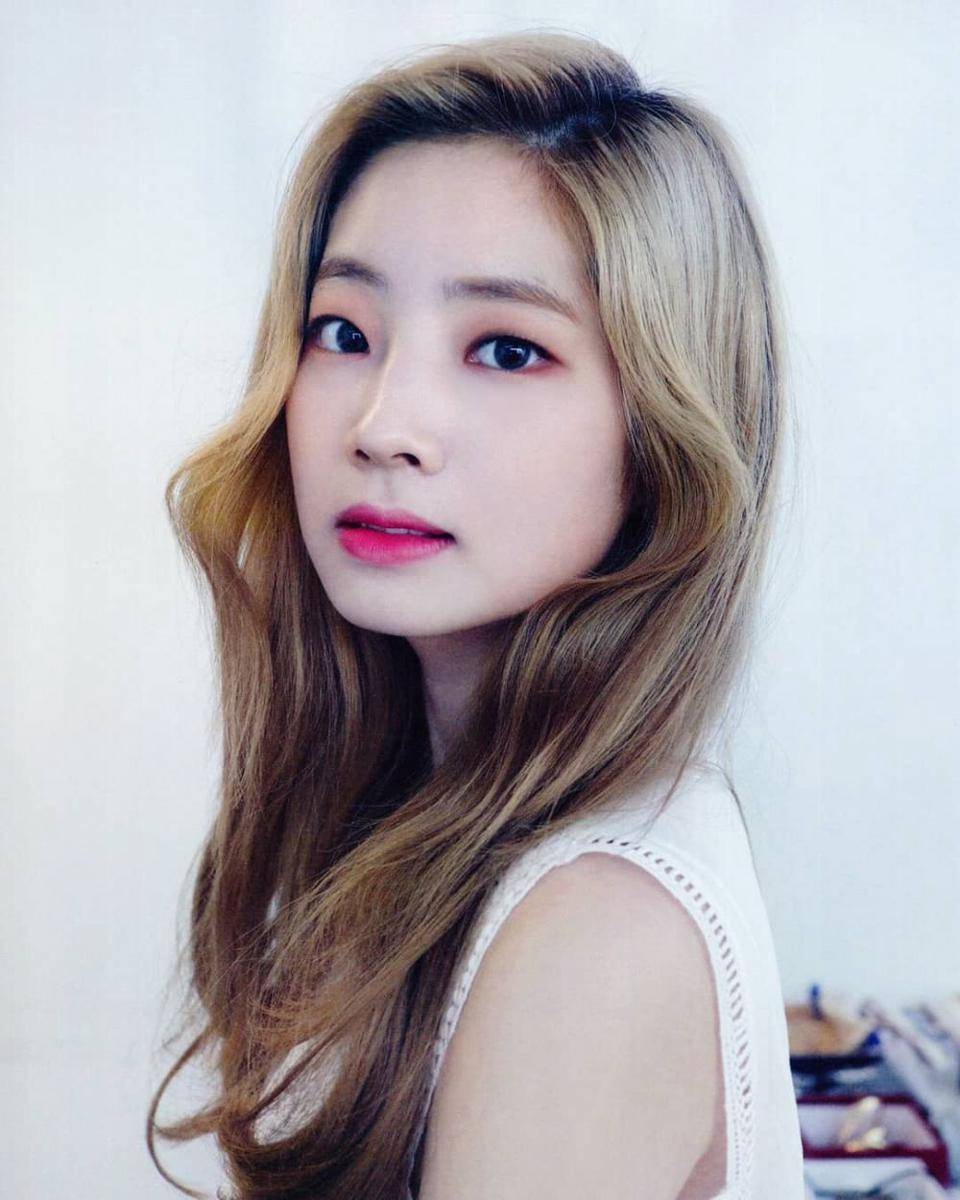ilustrasi monolid make up (instagram.com/dahyun__twice)