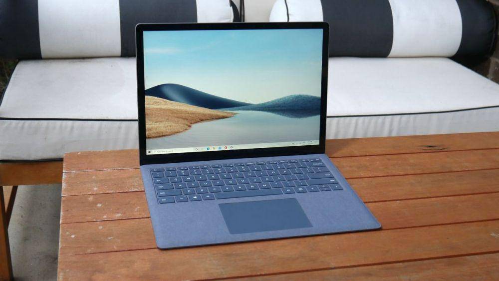 potret Microsoft Surface Laptop 4 (laptopmag.com)
