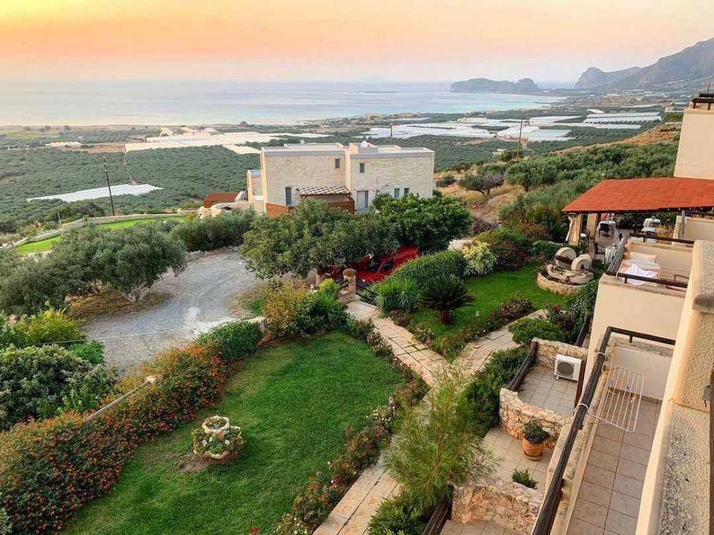 Gardens Of Crete (Instagram.com/nomaddanni_at_home)