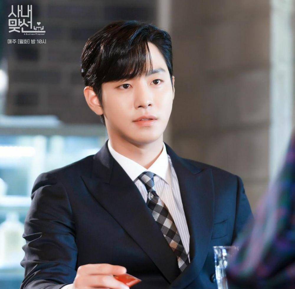 Ahn Hyo Seop di drama Business Proposal (instagram.com/sbsdrama.official)