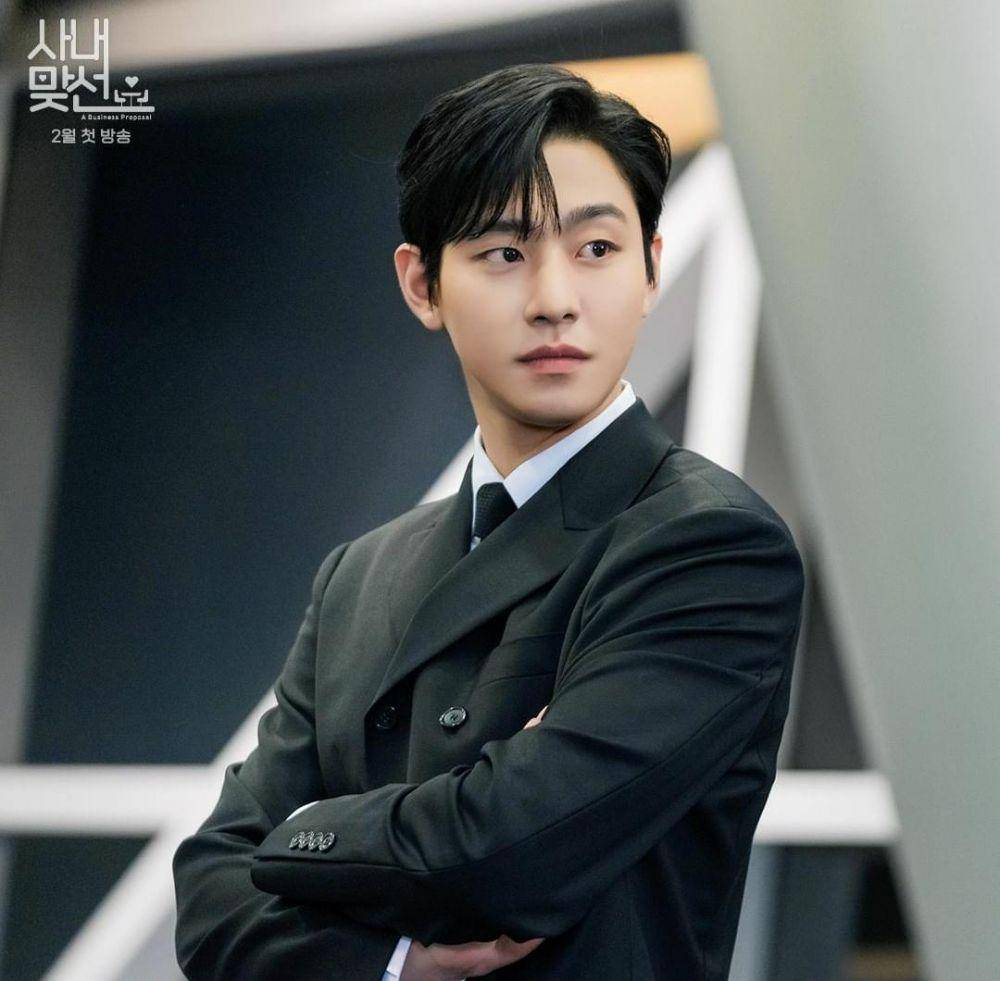 Ahn Hyo Seop di drama Business Proposal (instagram.com/sbsdrama.official)