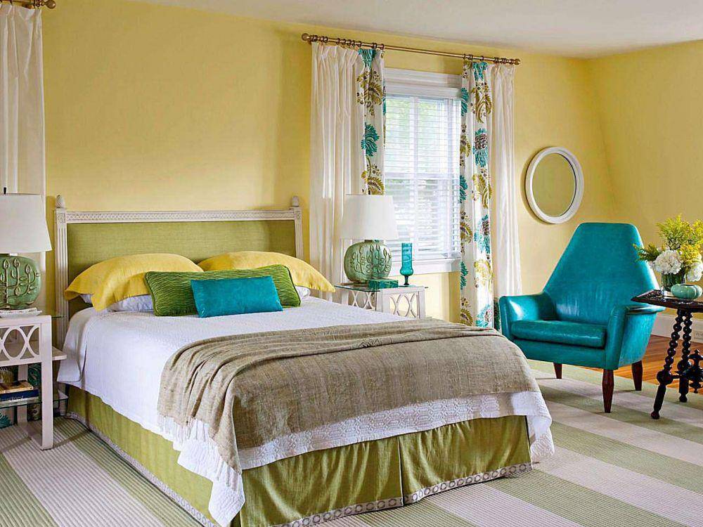 ilustrasi kamar dengan cat warna kuning. (thespruce.com)