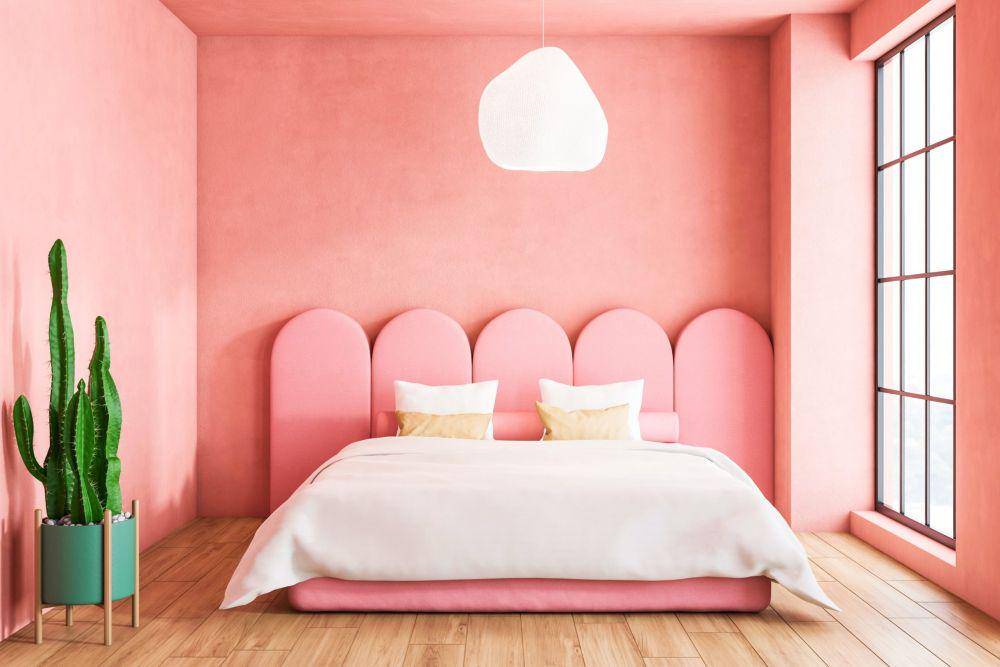 ilustrasi kamar dengan cat warna pink. (fadedspring.co.uk)