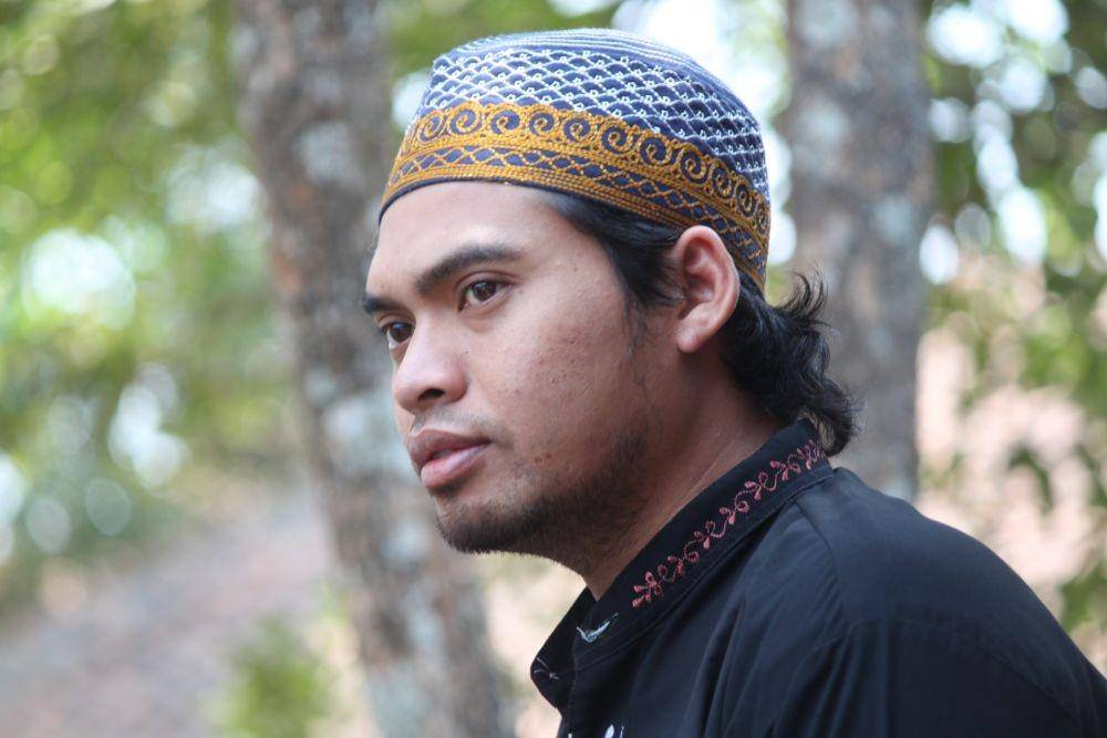 Peci motif (unsplash.com/Mufid Majnun)