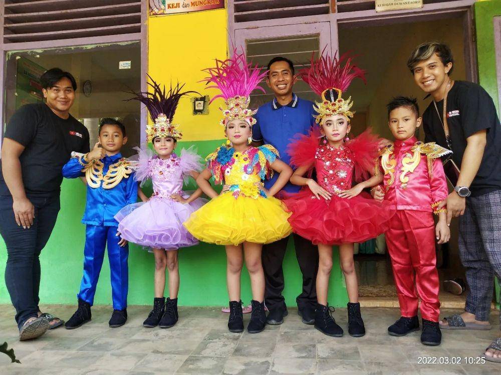 Pak Ribut (instagram.com/r_dancer_management)