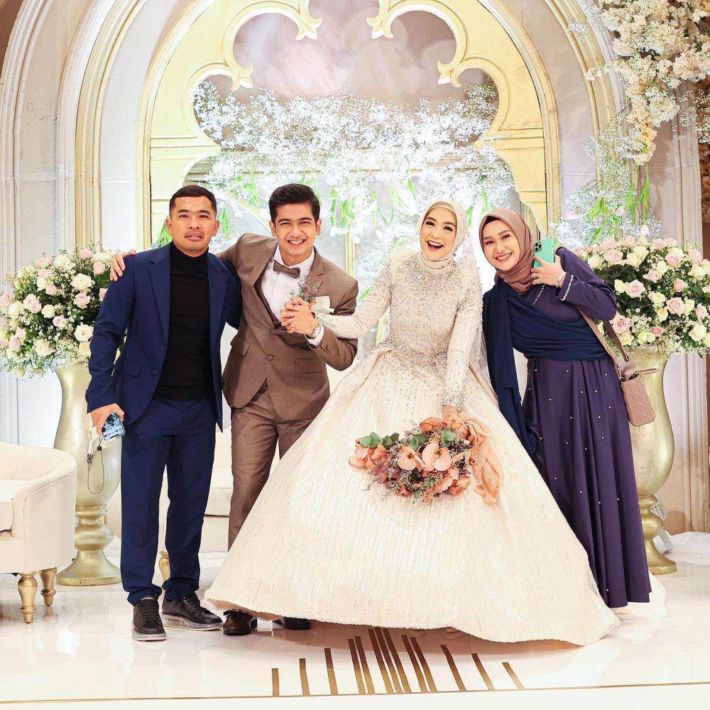 Gaya Kondangan Septia Siregar (instagram.com/septiasiregar17)