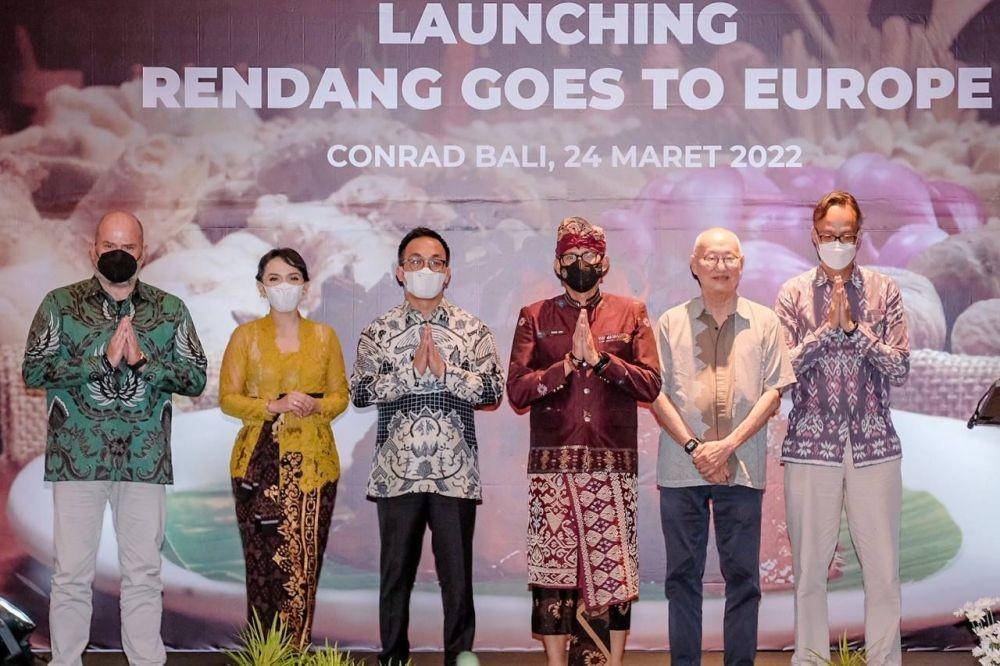 Menteri Pariwisata dan Ekonomi Kreatif (Menparekraf) Sandiaga Salahuddin Uno dalam acara Kick Off Rendang Goes to Europe sebagai pilot project mendunianya kuliner Nusantara (dok. Kemenparekraf)