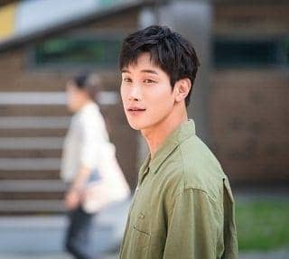 Lee Si Kang (instagram.com/lee_si_kang)