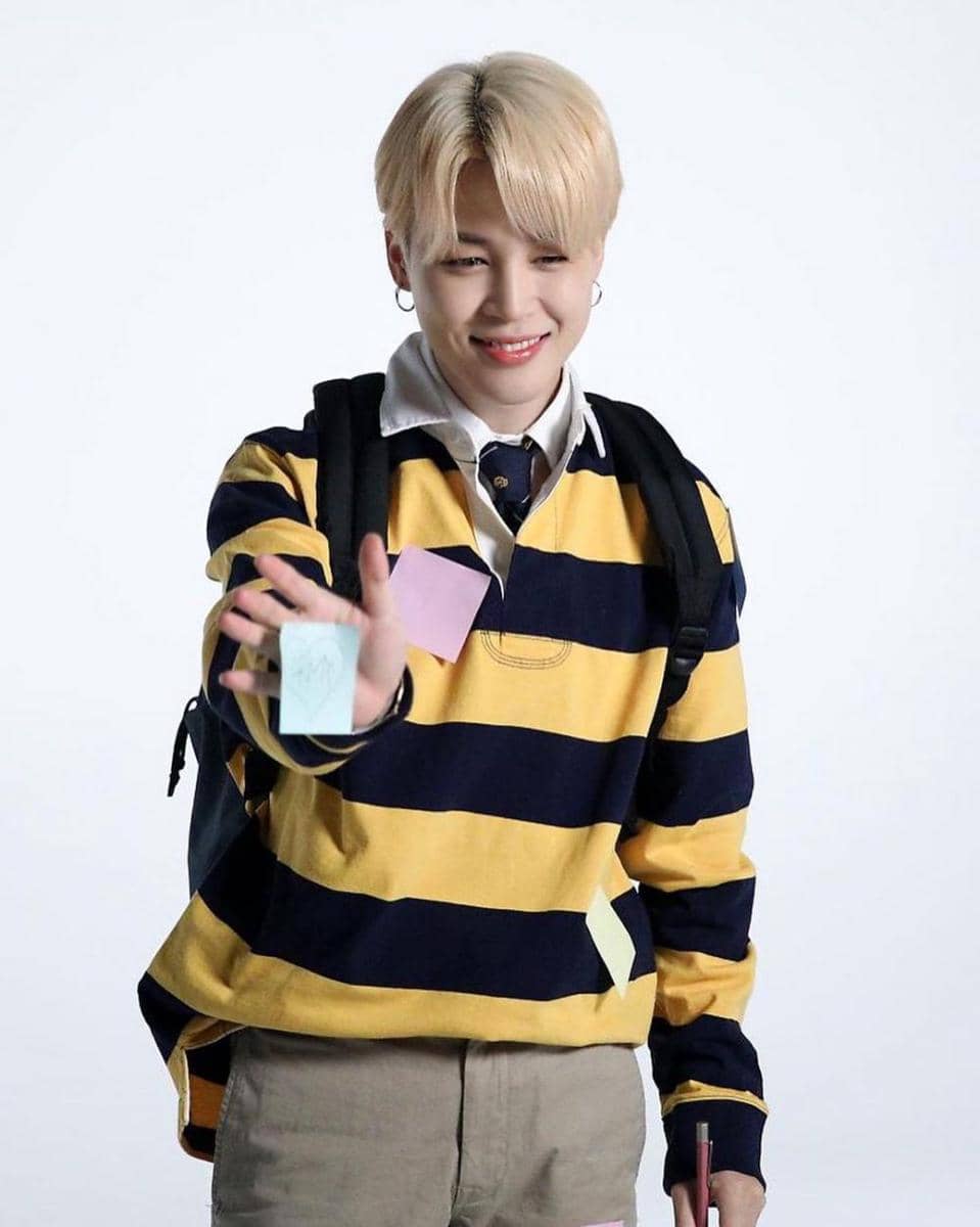 ide outfit kampus ala BTS (Instagram.com/bighit_ent)