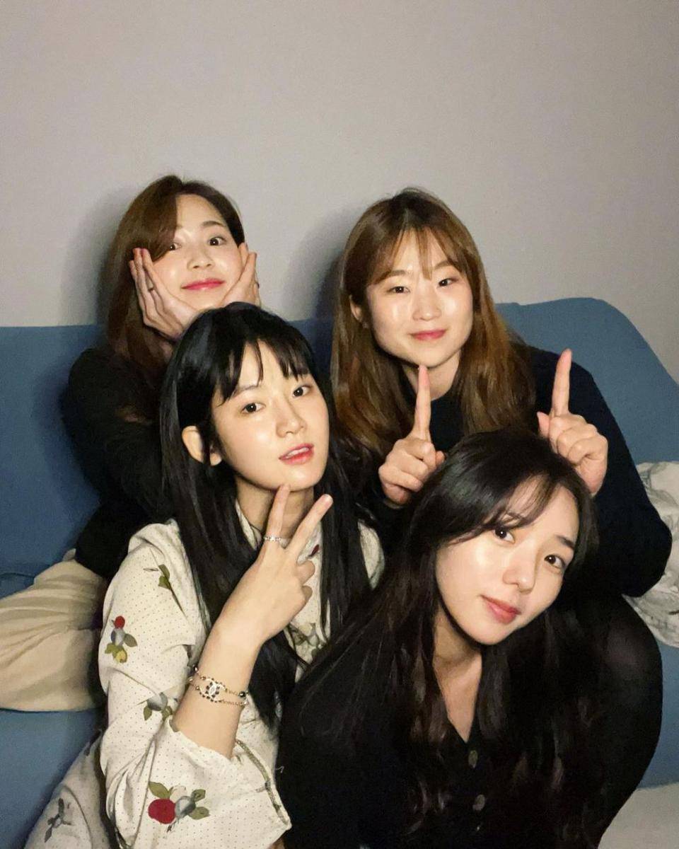 Chae Soo Bin dan Park Ju Hyun (instagram.com/charmgirl_1005)