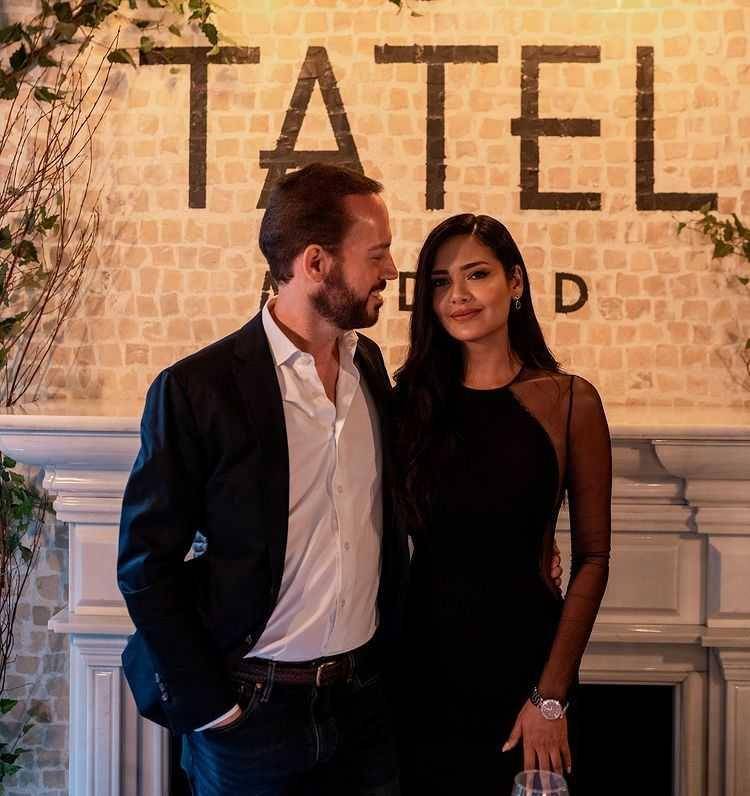 potret Esha Gupta dan kekasih (instagram.com/egupta)