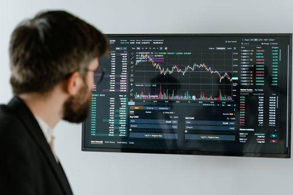 Ukuran trading sebagai perbedaan binary option dengan spot trading. (pexels.com/tima-miroshnichenko)