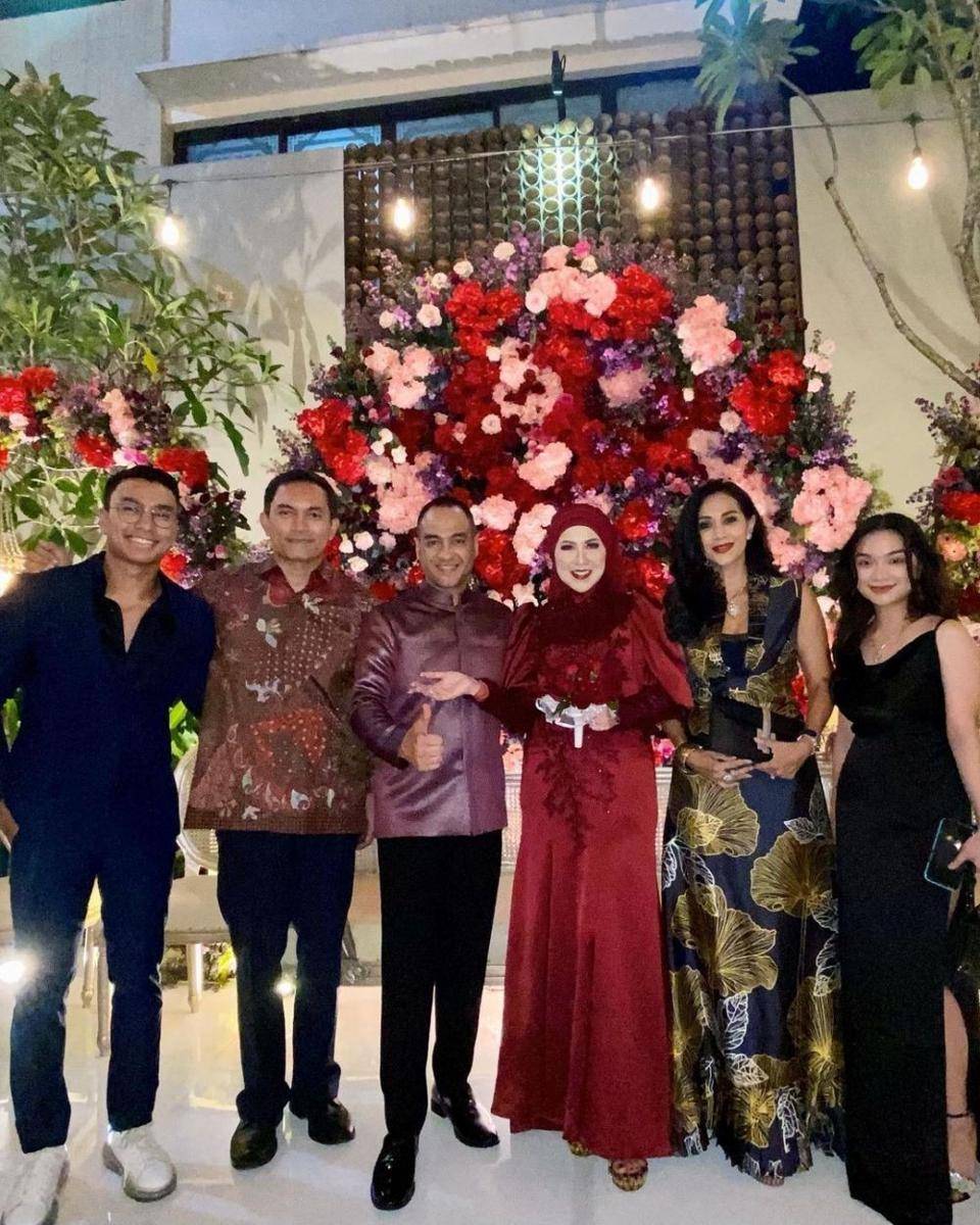 Diah Permatasari di syukuran pernikahan Venna Melinda. (Instagram.com/dps_diahpermatasari)