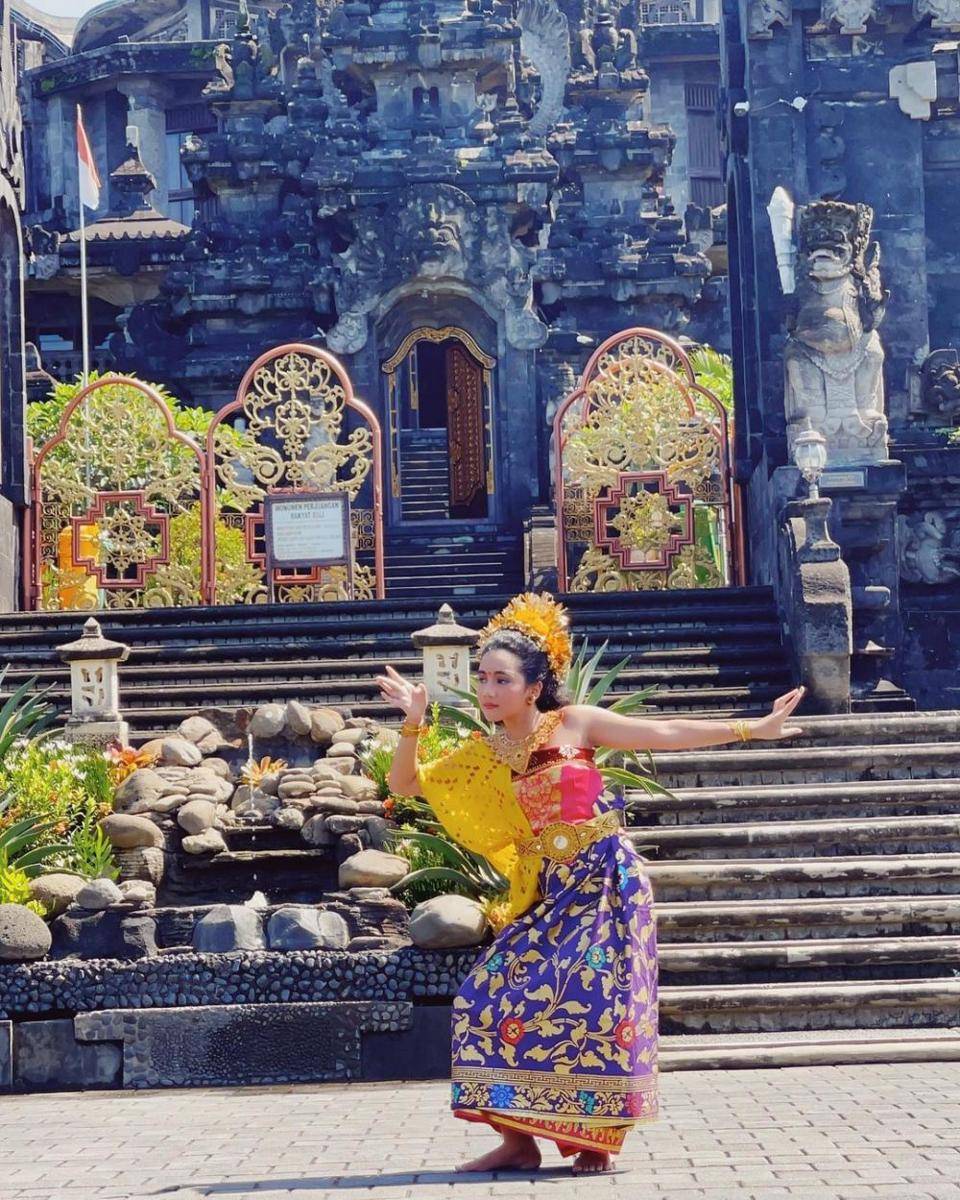 Leticia menggeluti tarian tradisional. (instagram.com/itssheilamj)