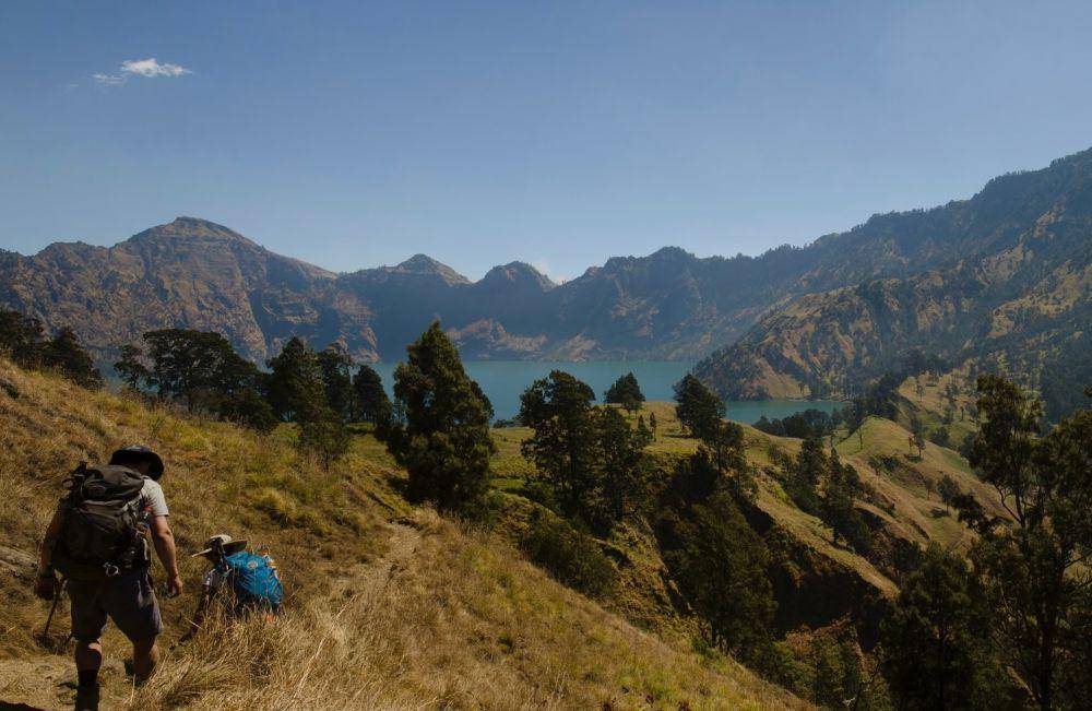 potret pendaki di Gunung Rinjani (unsplash.com/Ari Saaski)