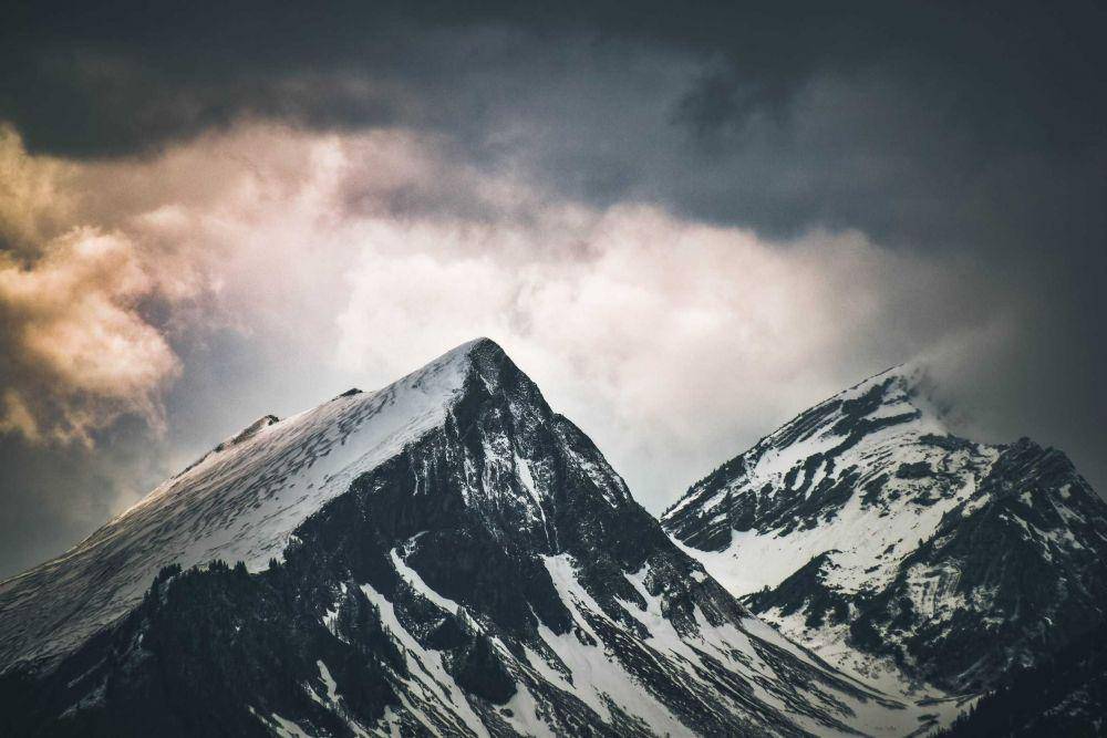 ilustrasi pegunungan Alpen (unsplash.com/@stywo)