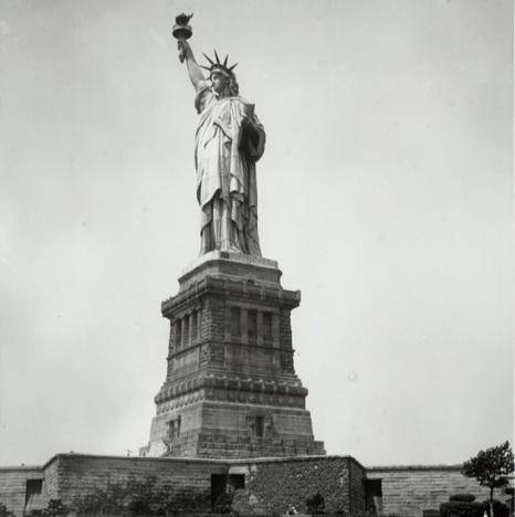 Patung Liberty (commons.wikimedia.org/National Archives and Records Administration)