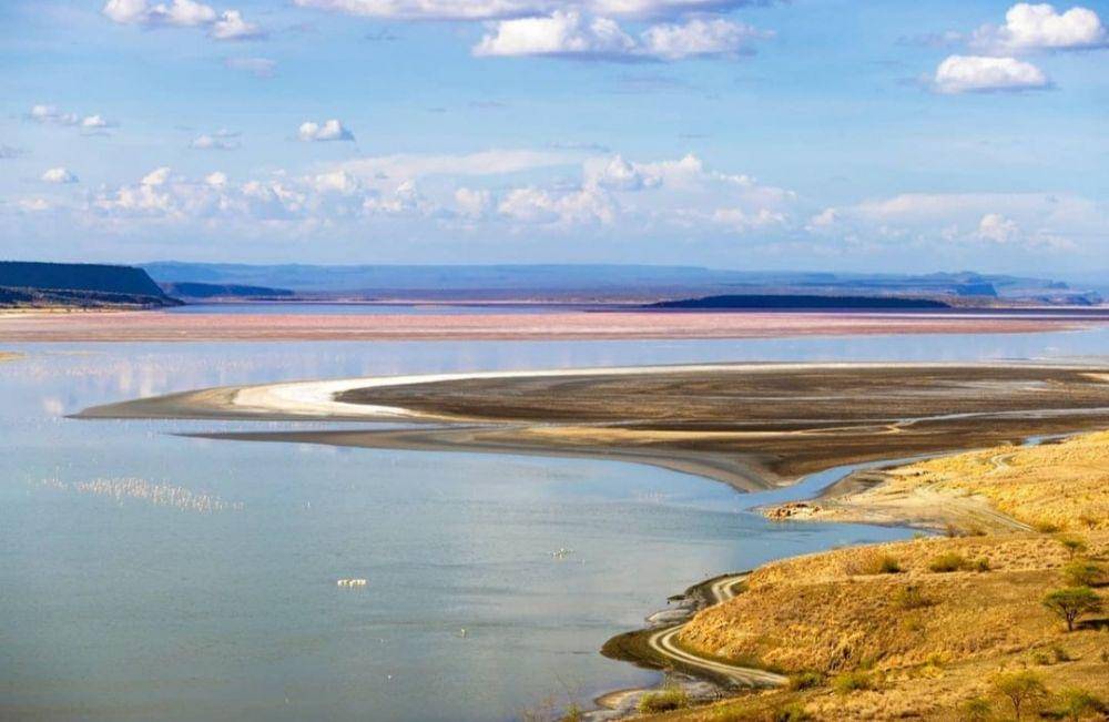 Lake Magadi (instagram.com/mwarv)