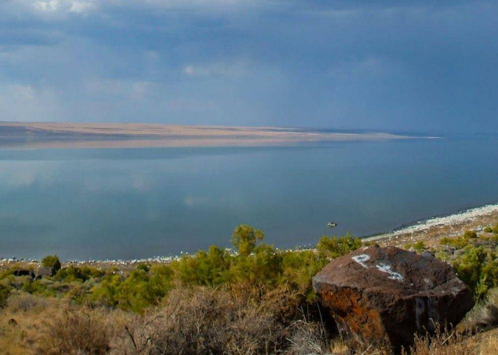 Alkali Lake (instagram.com/pnwxplored)
