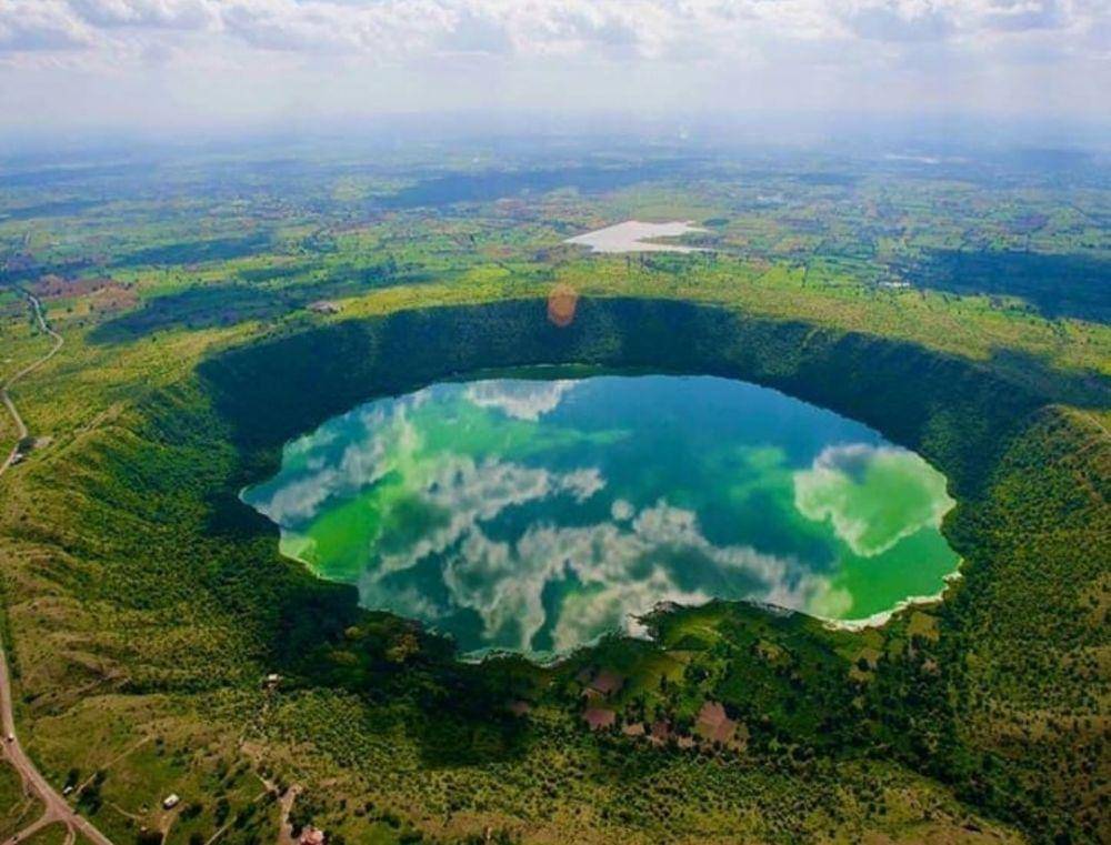 Lonar Lake (instagram.com/namaskar_maharashtra)