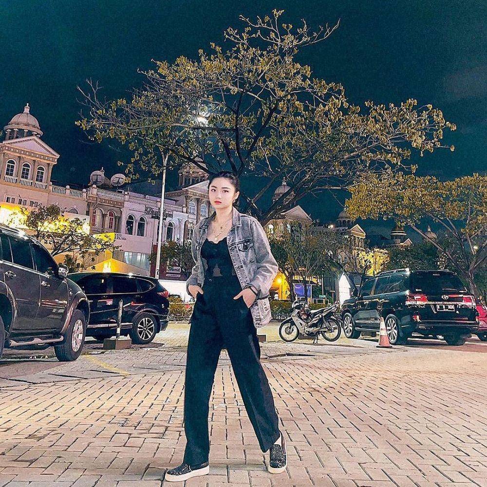 OOTD ala Vanessa Khong (instagram.com/vanessakhongg)
