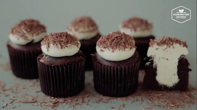 ilustrasi kudapan muffin cokelat (dok. youtube.com/Cooking tree 쿠킹트리)
