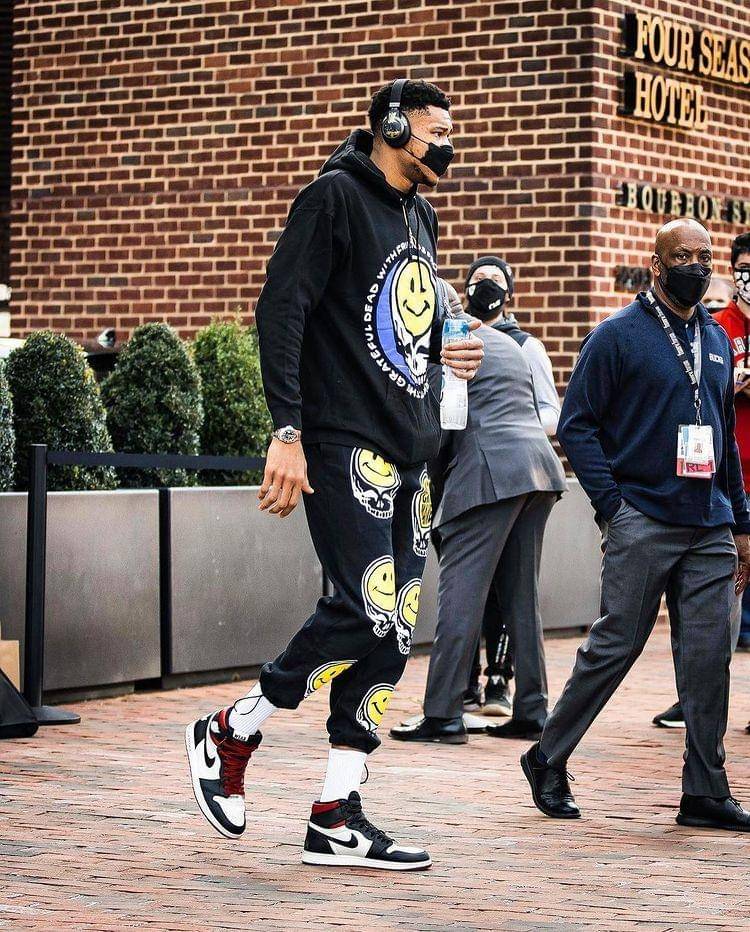 Giannis Antetokounmpo (instagram.com/giannis_an34)