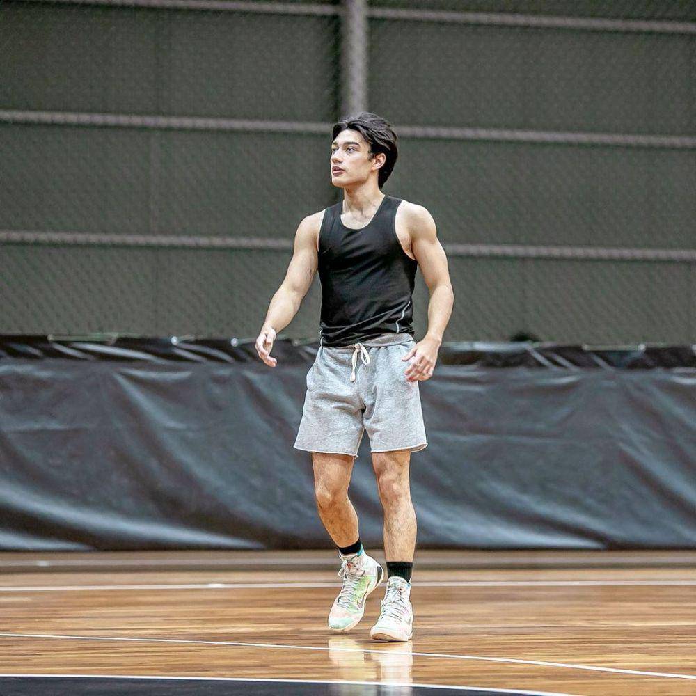 Michael James Olindo (instagram.com/michaeljames.o)