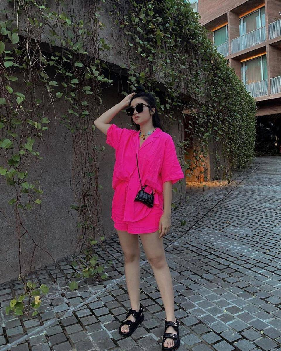 outfit dengan pants ala Febby Rastanty (instagram.com/febbyrastanty)