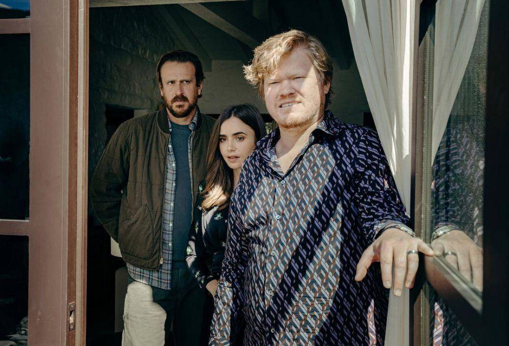 Jason Segel; Lily Collins & Jesse Plemons dalam film Windfall (dok.Netflix/Windfall)