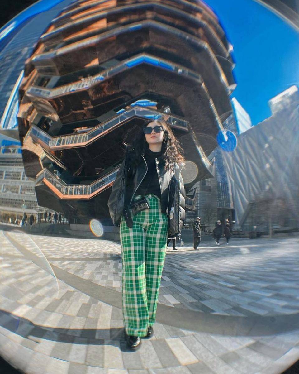 outfit dengan pants ala Febby Rastanty (instagram.com/febbyrastanty)