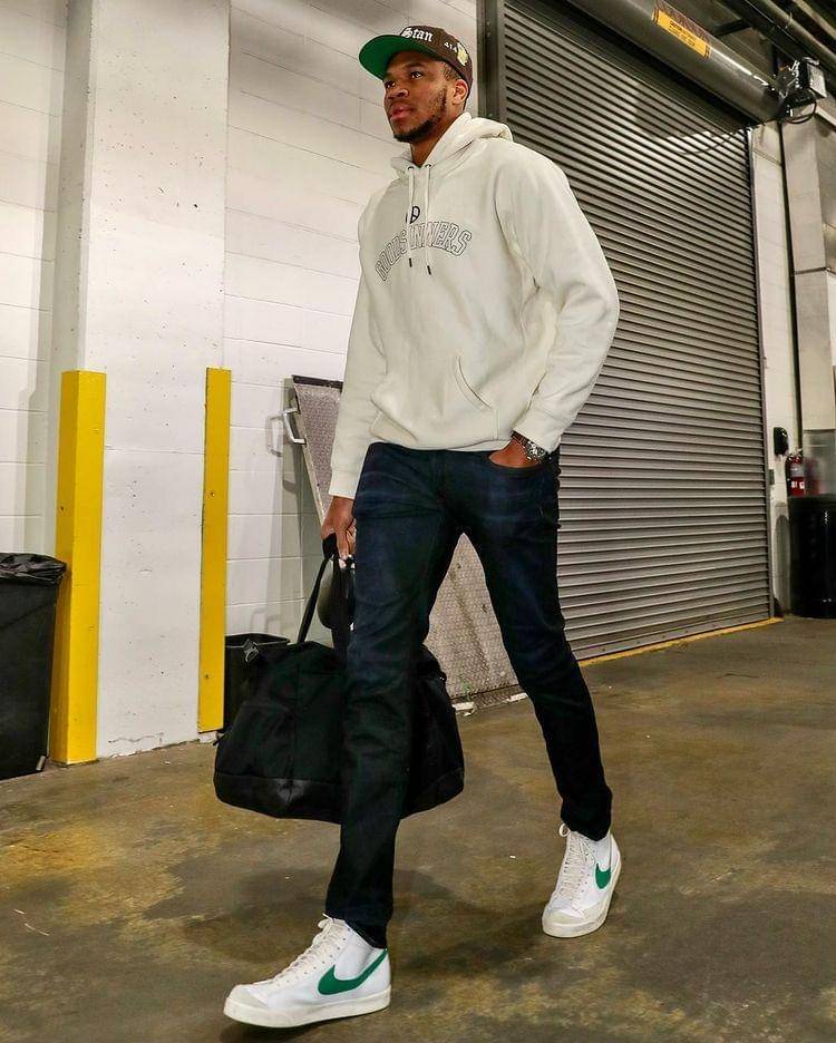 Giannis Antetokounmpo (instagram.com/giannis_an34)