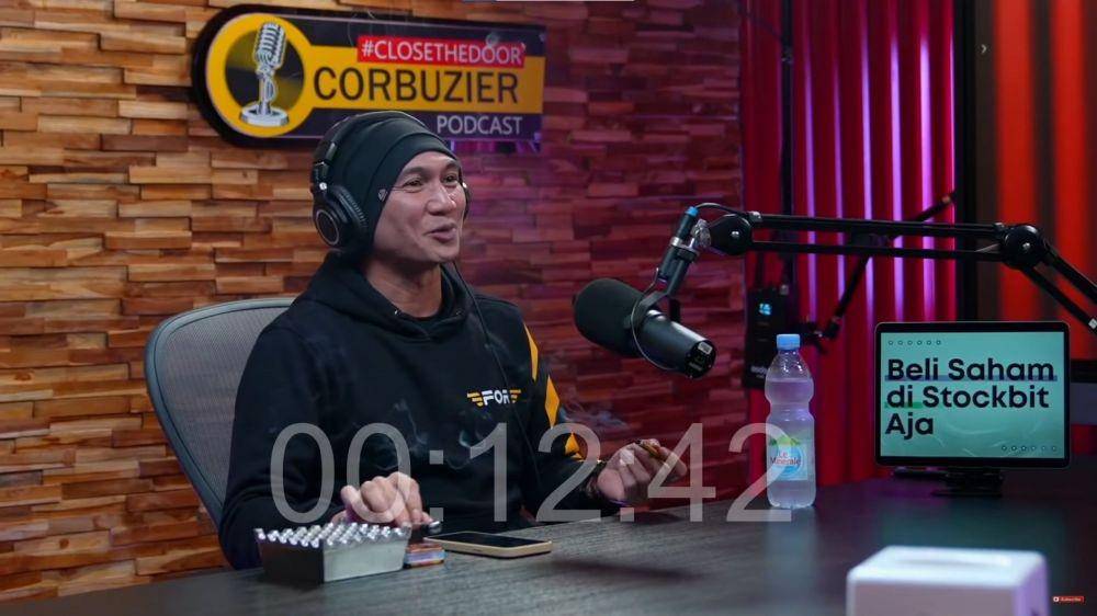 Anji (YouTube.com/Deddy Corbuzier/)