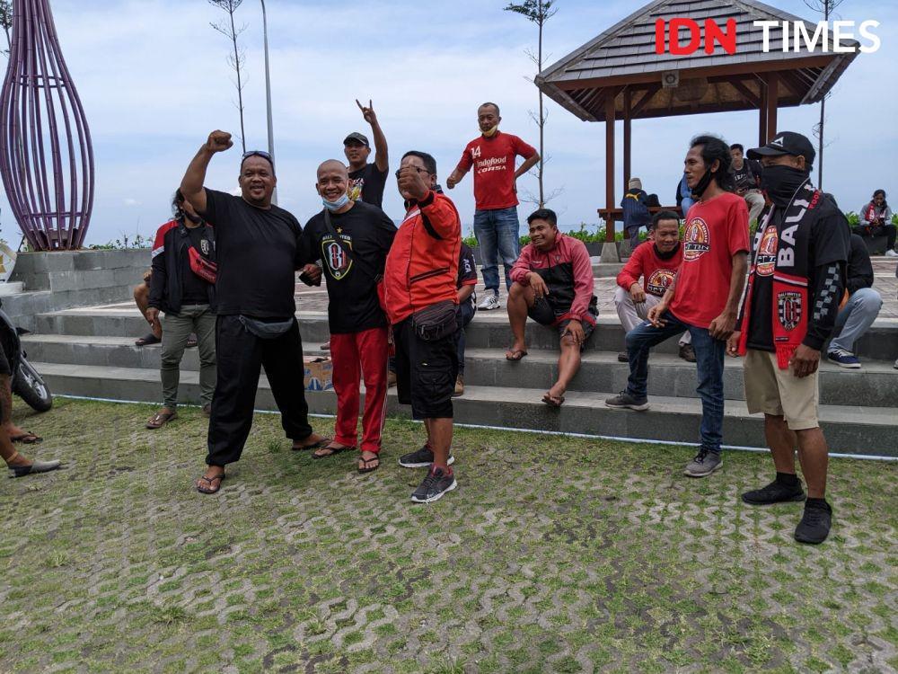 Suporter Bali United Kompak Serukan Kosongkan Stadion Dipta