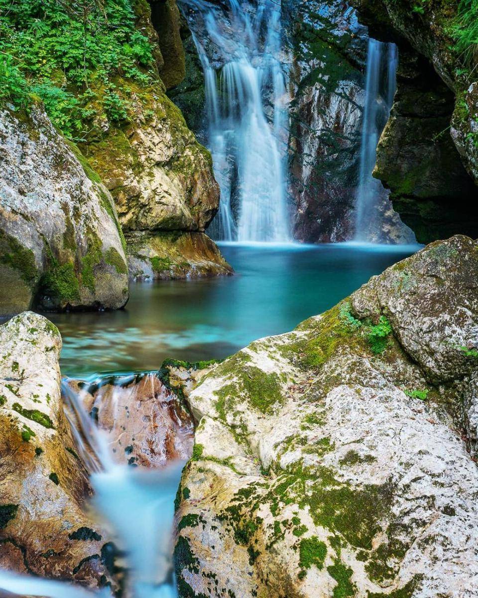 potret Lepena Waterfall (instagram.com/frankschmitt85)