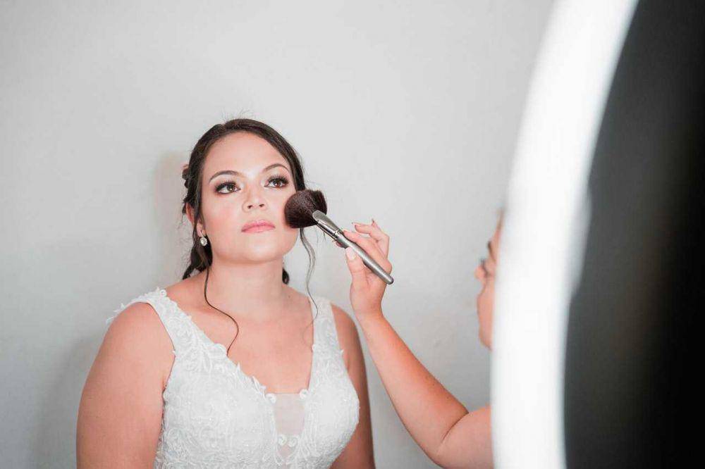 ilustrasi make up pengantin (pexels.com/Cleyder Duque)