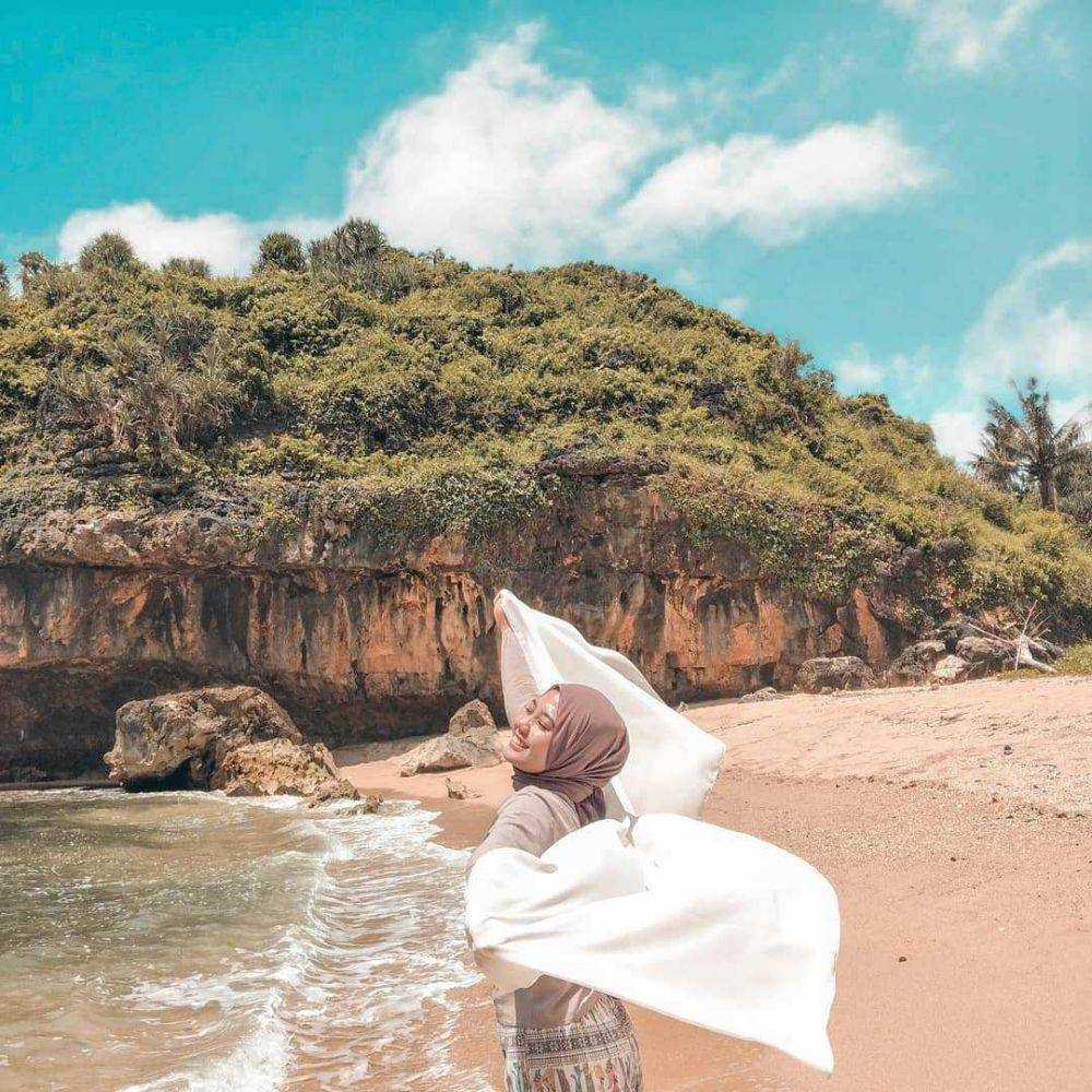 Pantai Torohudan (instagram.com/sandramellanita)