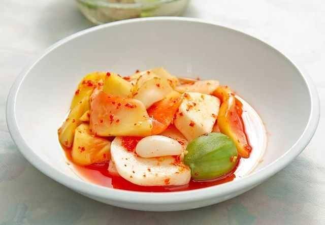 asinan buah (instagram.com/yukmakan.channel)