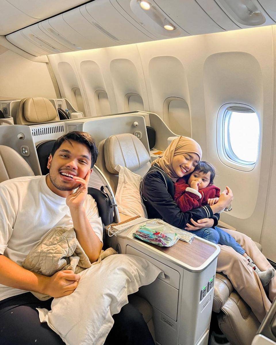 Fuji pulang umrah. (instagram.com/fuji_an)