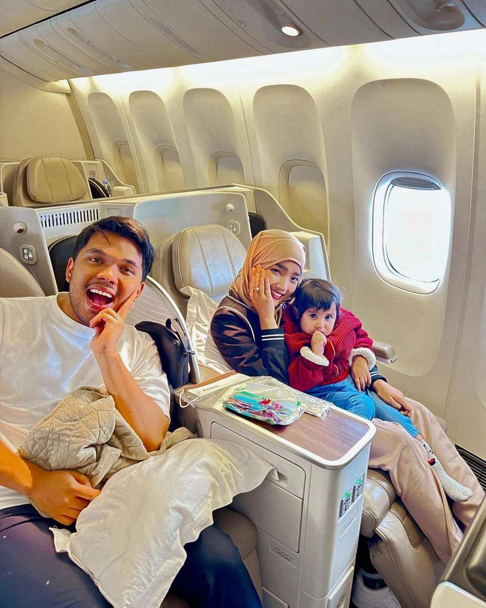 Fuji pulang umrah. (instagram.com/fuji_an)