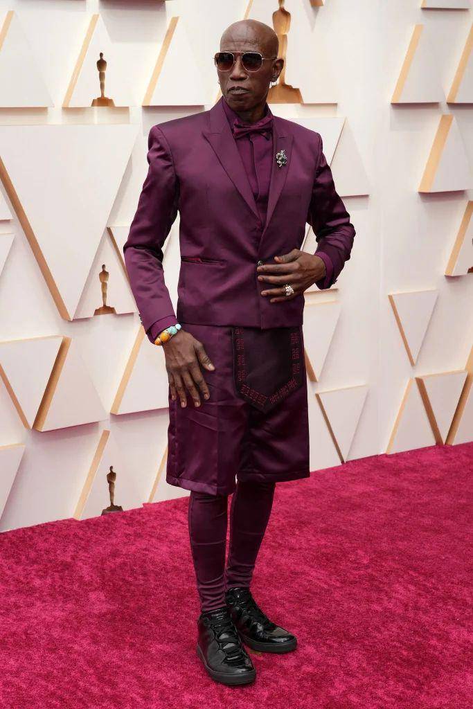 Style seleb pria yang hadir di Acara Oscars 2022 (gqmiddleeast.com)
