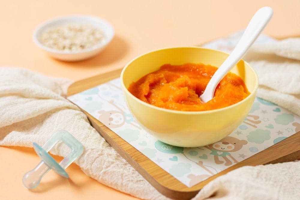 ilustrasi bubur saring halus (freepik.com/freepik)