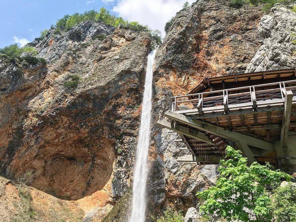 potret Rinka Falls (instagram.com/kamnik_savinja_alps)