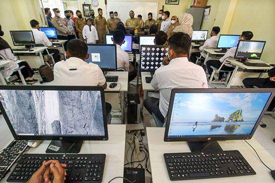 potret pelatihan tenaga kerja berbasis teknologi digital (kominfo.go.id)